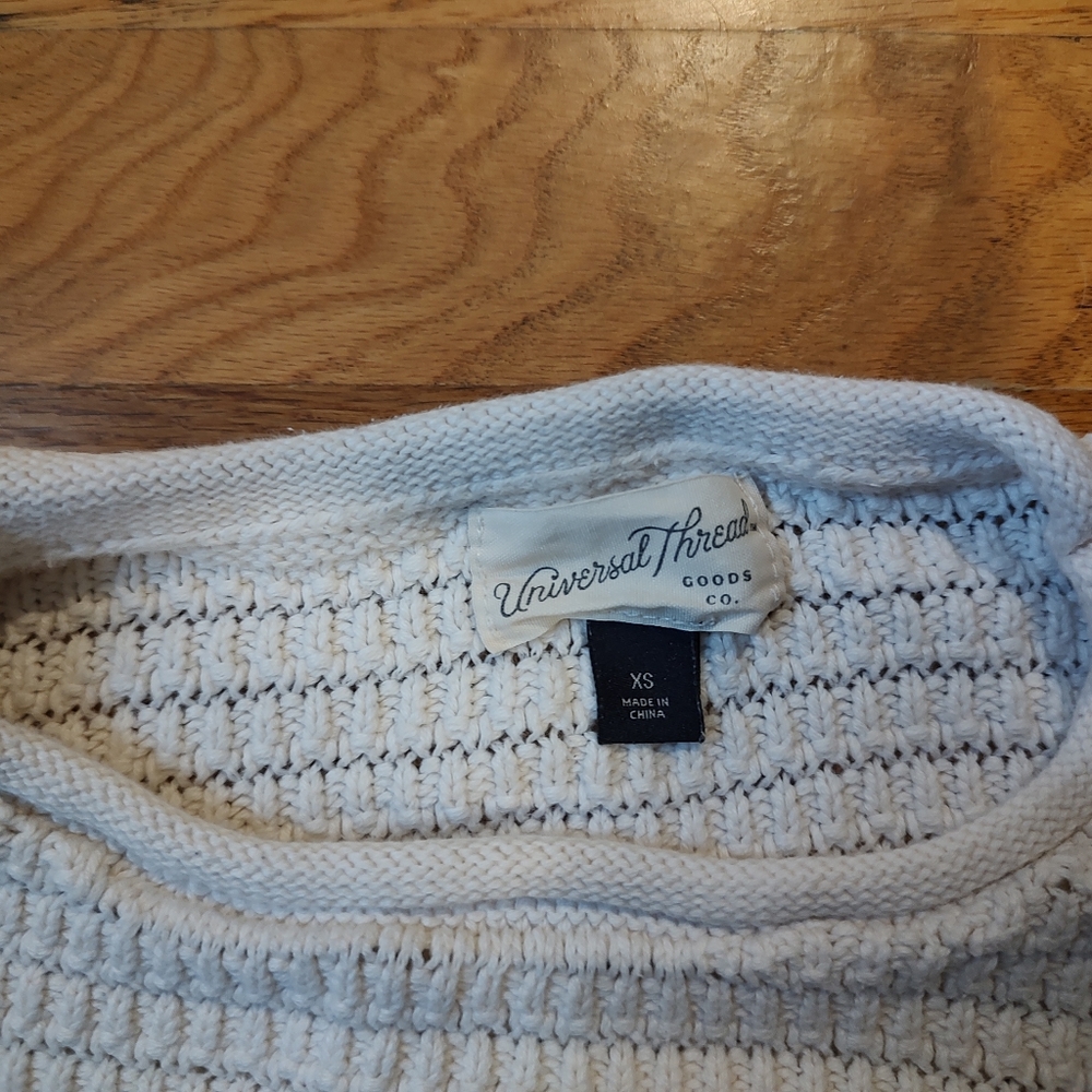 Universal thread sweater
